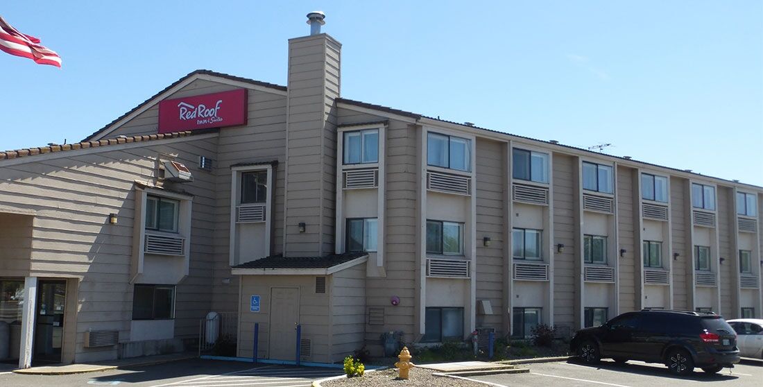 Ramada By Wyndham Medford Airport North Motel Exterior photo